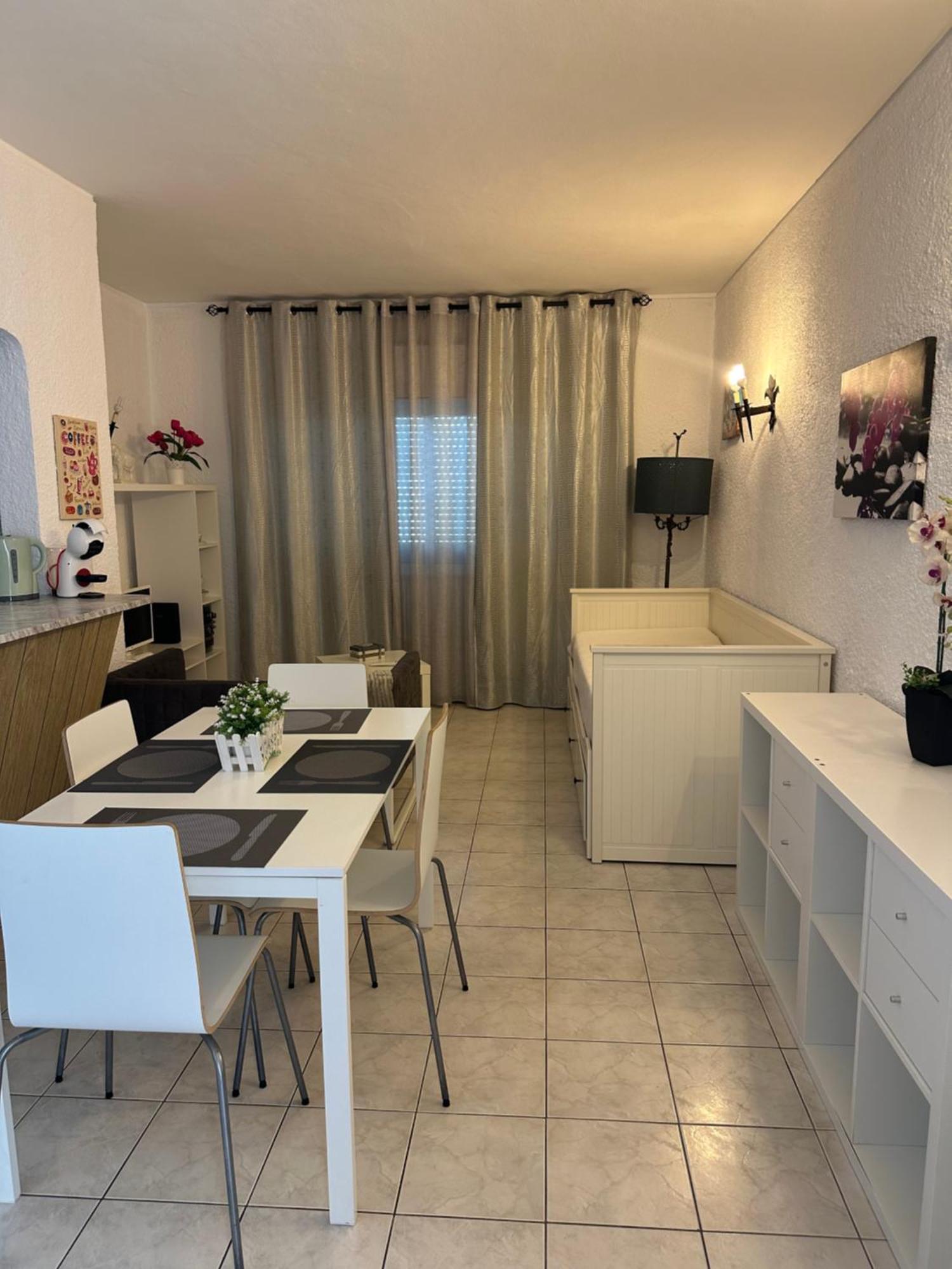 Quarteira Home Beach Ferias Tranquilas A 1Km Da Praia Totalmente Renovado Екстер'єр фото