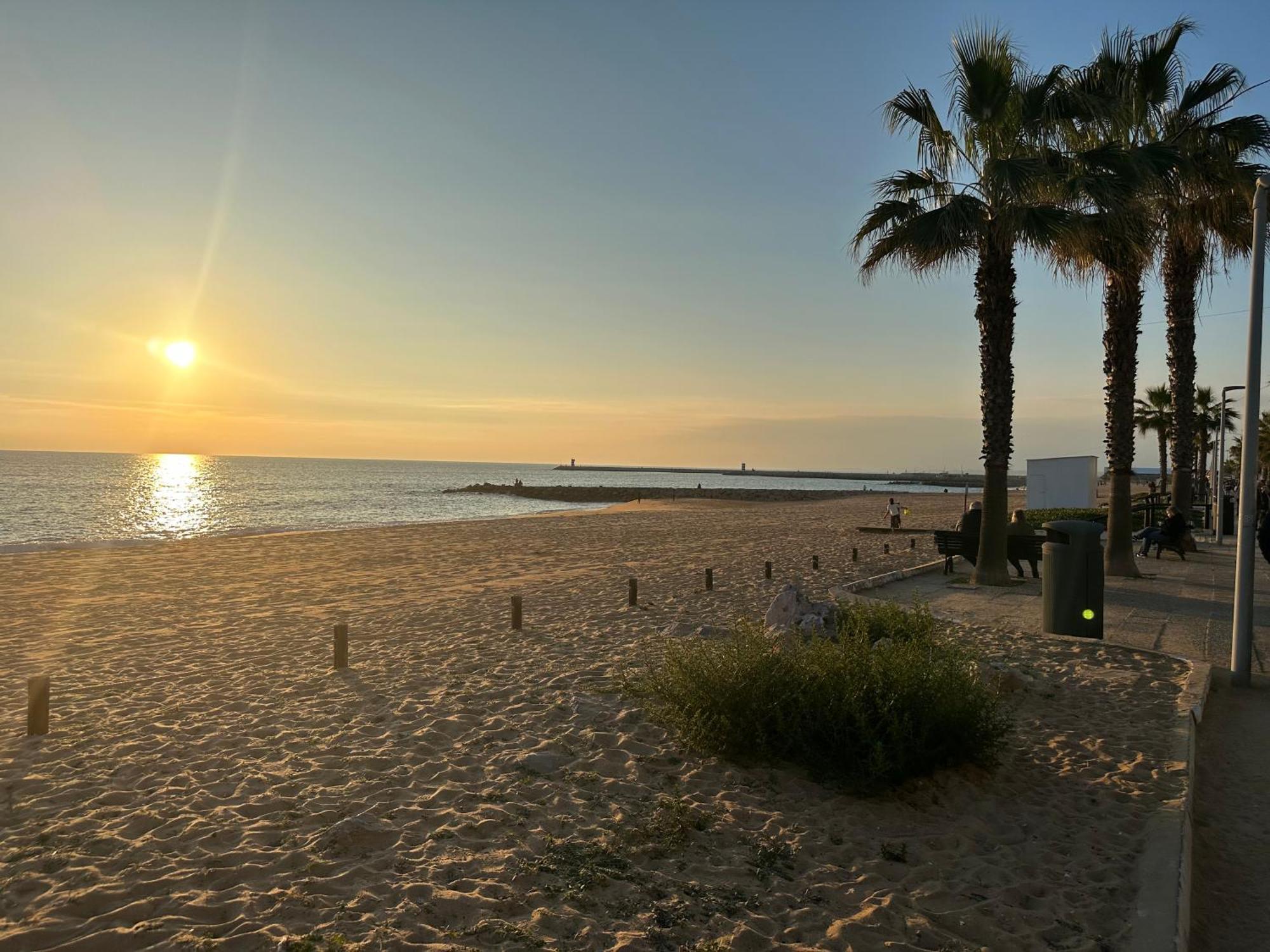 Quarteira Home Beach Ferias Tranquilas A 1Km Da Praia Totalmente Renovado Екстер'єр фото