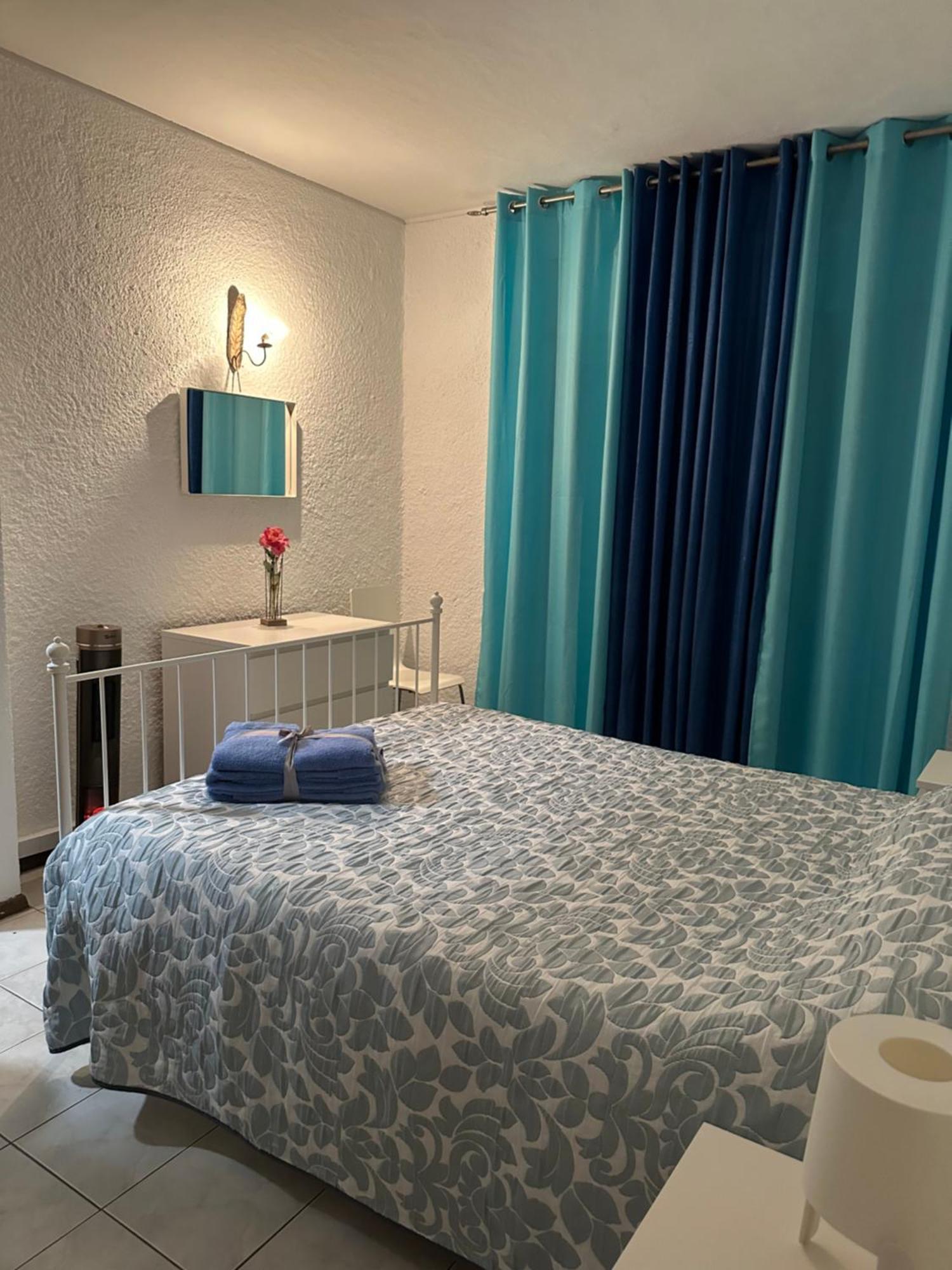 Quarteira Home Beach Ferias Tranquilas A 1Km Da Praia Totalmente Renovado Екстер'єр фото